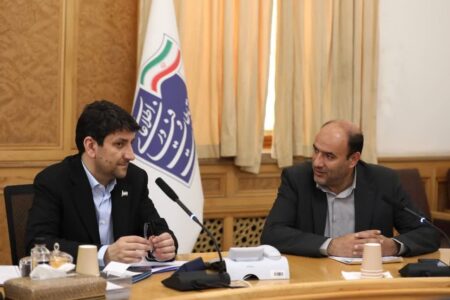 پیگیری مشکلات ارتباطات، آنتن دهی و اینترنت شهرستان نهاوند در دیدار نماینده نهاوند با وزیر ارتباطات 
