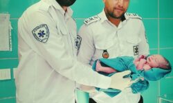 انجام زایمان موفق در آمبولانس توسط تکنسین فوریت‌های پزشکی