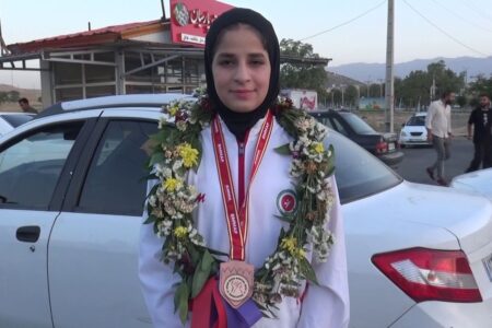 نشان برنز سهم بانوی رزمی کار نهاوندی