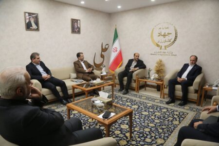 پیگیری دغدغه کشاورزان نهاوند در دیدار علیرضا نثاری با وزیر جهادکشاورزی 